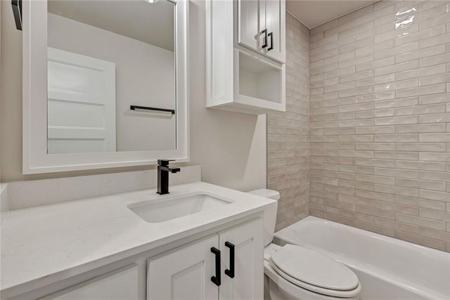 502 Grand Sycamore Drive, Washington, OK 73093