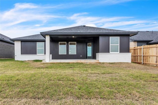 502 Grand Sycamore Drive, Washington, OK 73093