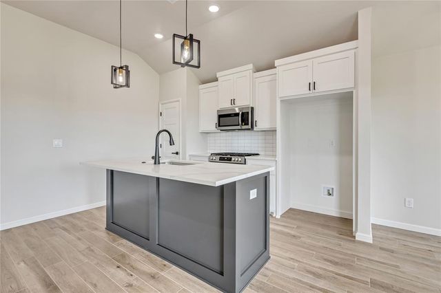 502 Grand Sycamore Drive, Washington, OK 73093