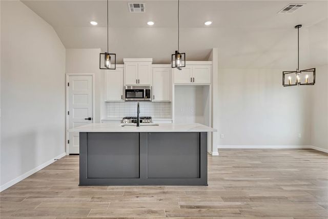 502 Grand Sycamore Drive, Washington, OK 73093