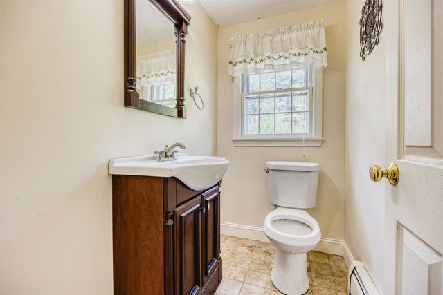 95 Gilcreast Road, Londonderry, NH 03053