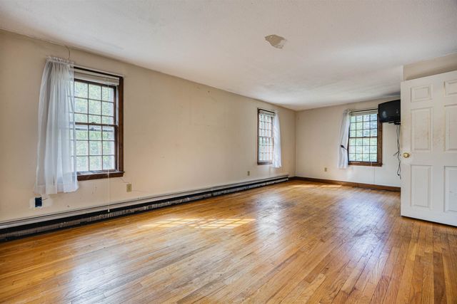 95 Gilcreast Road, Londonderry, NH 03053