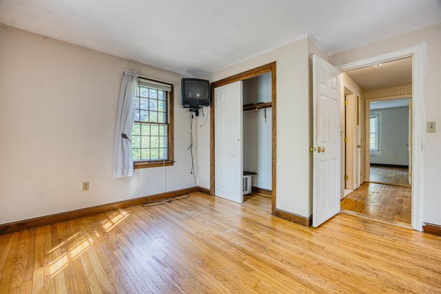 95 Gilcreast Road, Londonderry, NH 03053