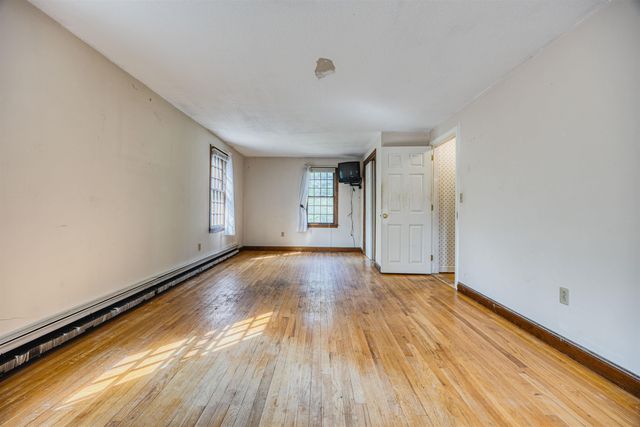 95 Gilcreast Road, Londonderry, NH 03053