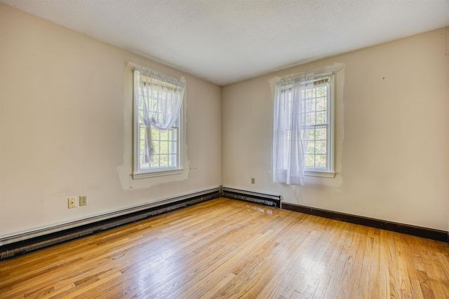 95 Gilcreast Road, Londonderry, NH 03053