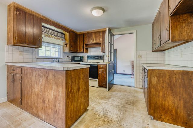 95 Gilcreast Road, Londonderry, NH 03053