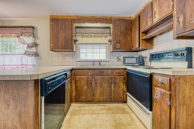 95 Gilcreast Road, Londonderry, NH 03053