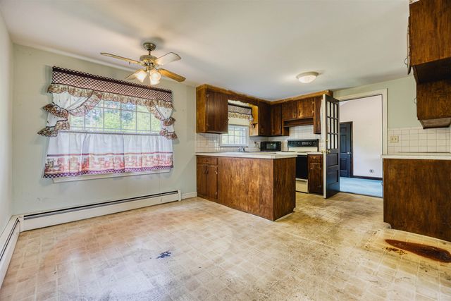 95 Gilcreast Road, Londonderry, NH 03053