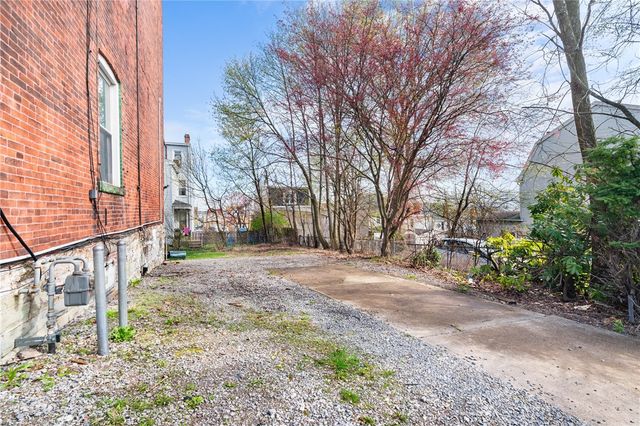 2307 Salisbury St, South Side, PA 15210