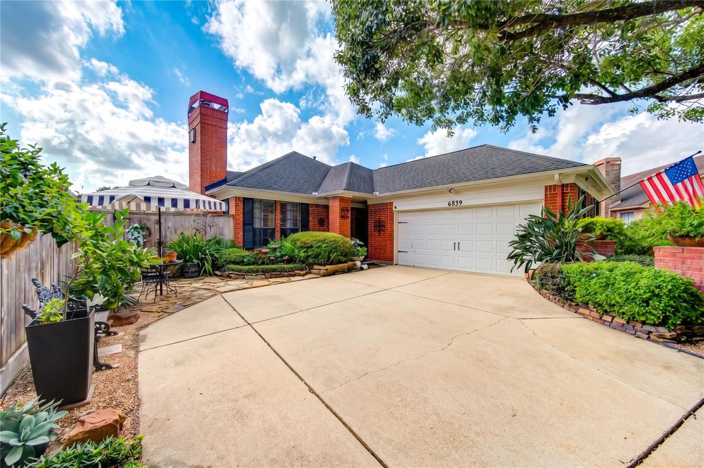 6839 Hertford Park Drive, Houston, TX 77084