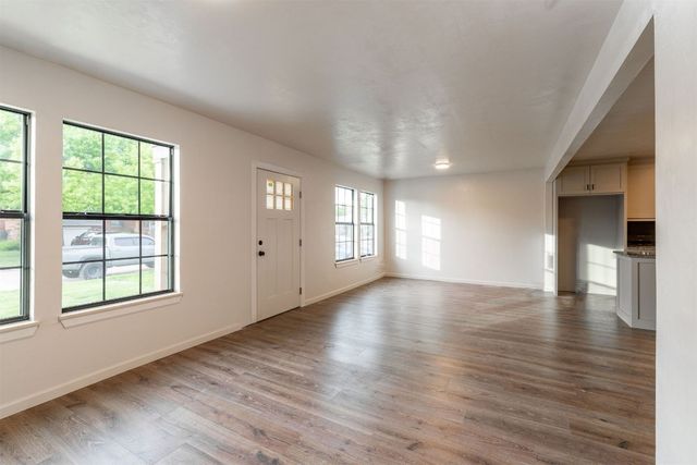204 W Ercoupe Drive, Oklahoma City, OK 73110