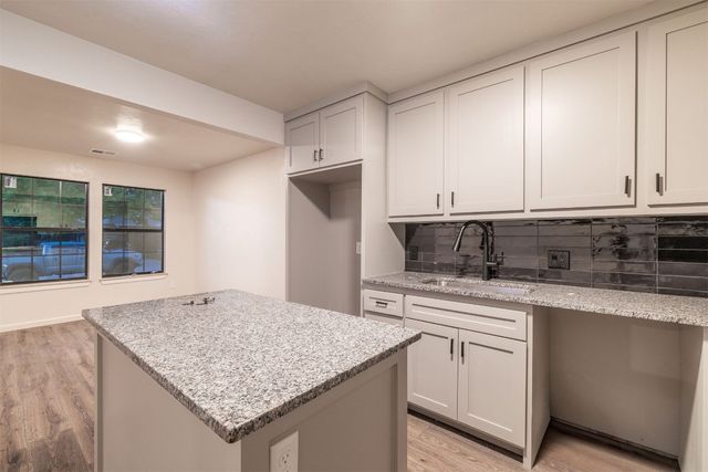 204 W Ercoupe Drive, Oklahoma City, OK 73110