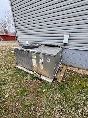 506 3rd St, Lawrenceburg, TN 38464