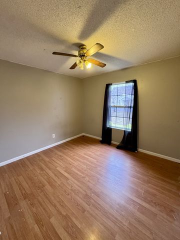 506 3rd St, Lawrenceburg, TN 38464