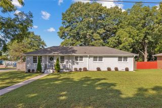 132 Clifford Street, Loganville, GA 30052