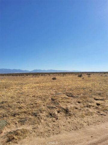 247 E Avenue M, Palmdale, CA 93535