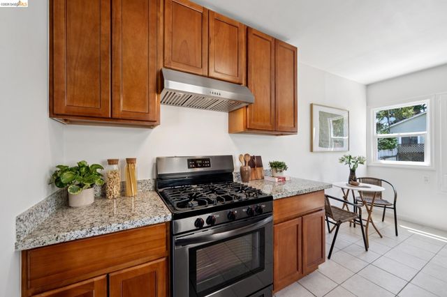820 Madison St, Albany, CA 94706
