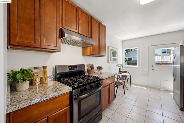 820 Madison St, Albany, CA 94706