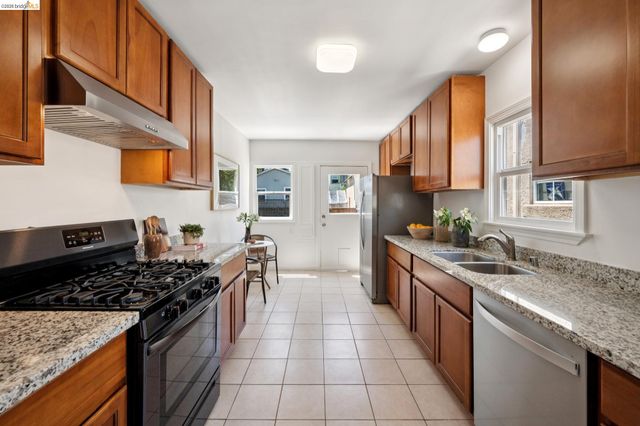 820 Madison St, Albany, CA 94706