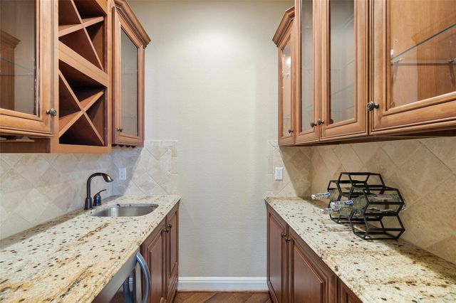 407 Bella Montagna CIR, Lakeway, TX 78734