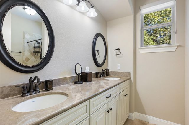 407 Bella Montagna CIR, Lakeway, TX 78734