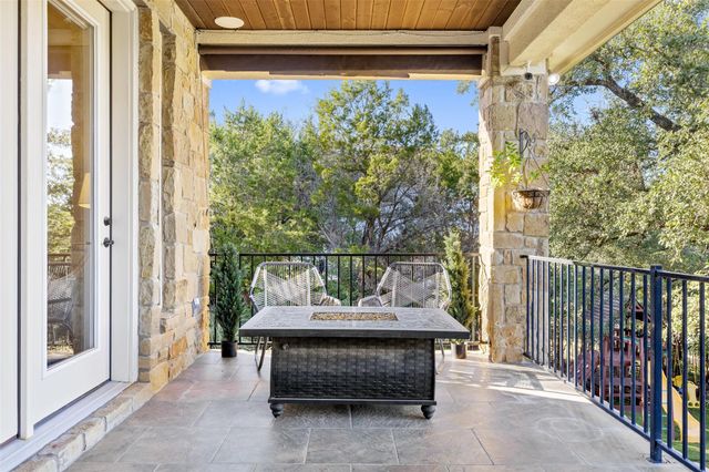 407 Bella Montagna CIR, Lakeway, TX 78734