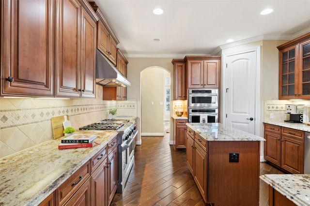 407 Bella Montagna CIR, Lakeway, TX 78734