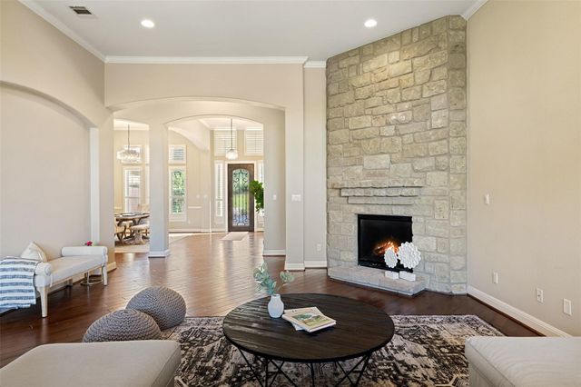407 Bella Montagna CIR, Lakeway, TX 78734