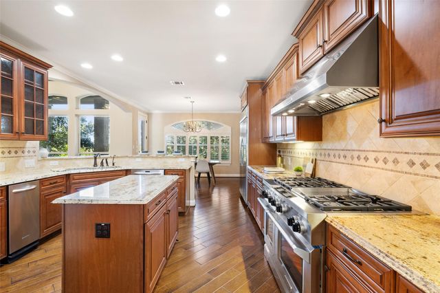 407 Bella Montagna CIR, Lakeway, TX 78734