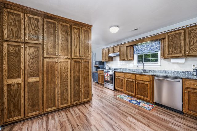 1001 Chateau Dr., Conway, SC 29526