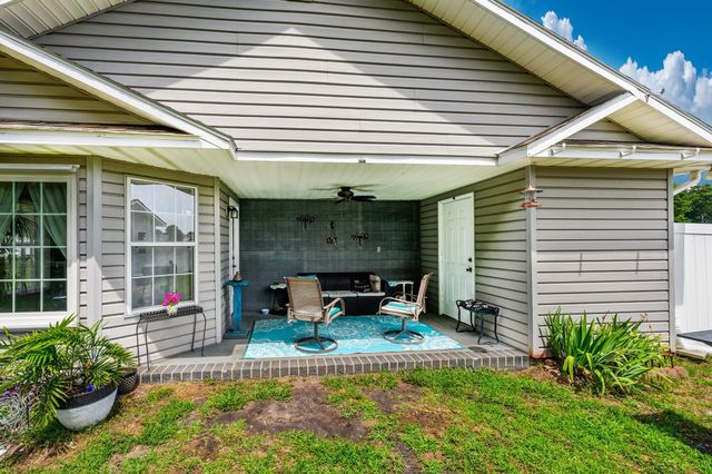 1001 Chateau Dr., Conway, SC 29526