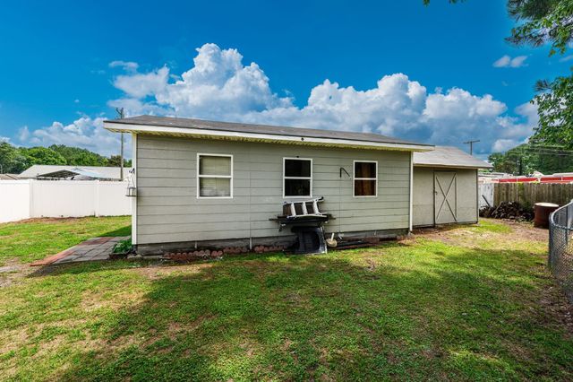1001 Chateau Dr., Conway, SC 29526