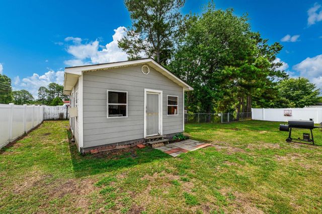 1001 Chateau Dr., Conway, SC 29526