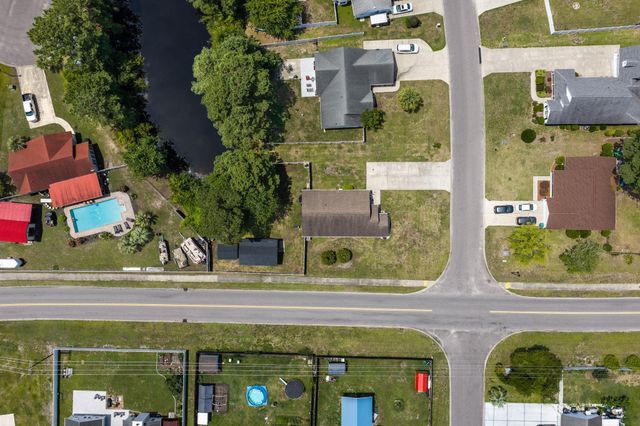1001 Chateau Dr., Conway, SC 29526