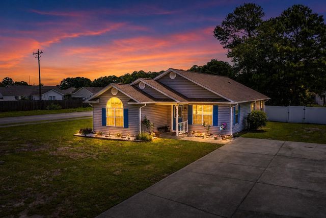 1001 Chateau Dr., Conway, SC 29526