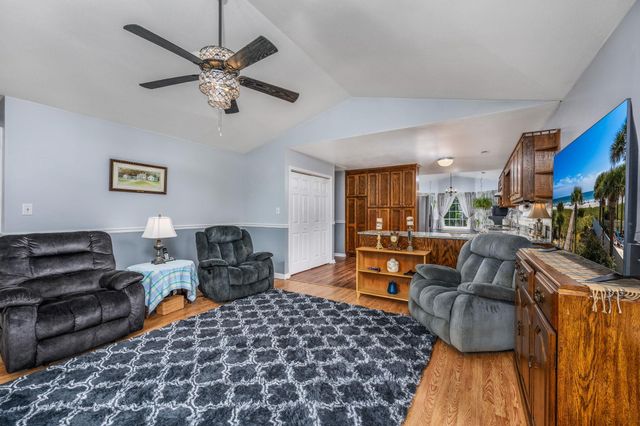 1001 Chateau Dr., Conway, SC 29526