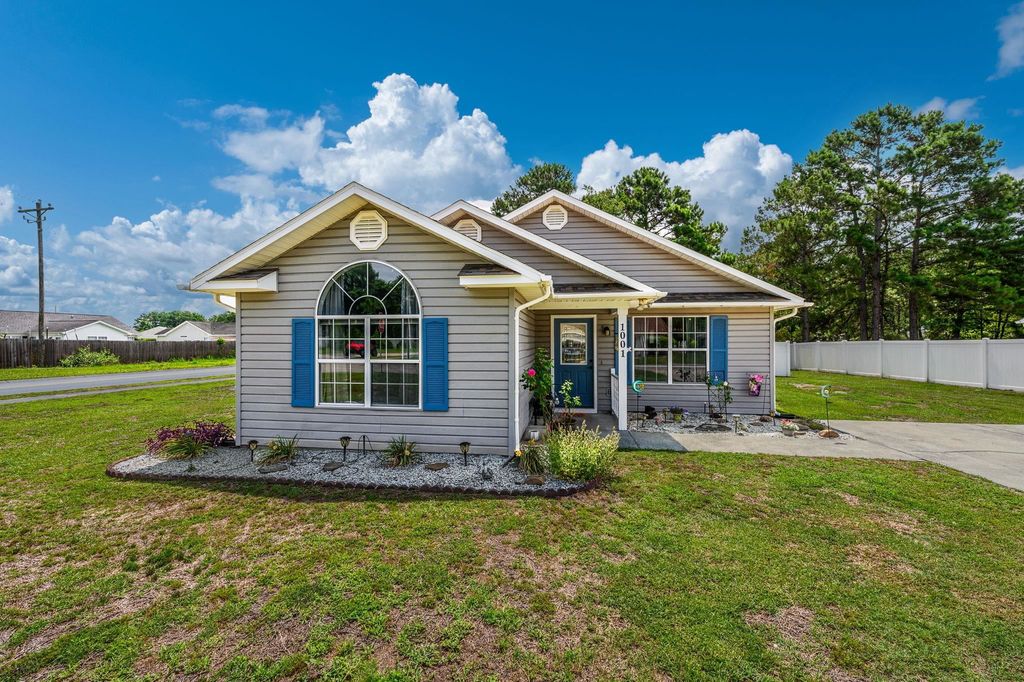 1001 Chateau Dr., Conway, SC 29526