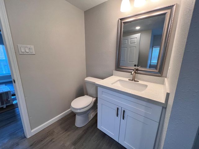 6708 Avenue I E, Houston, TX 77011
