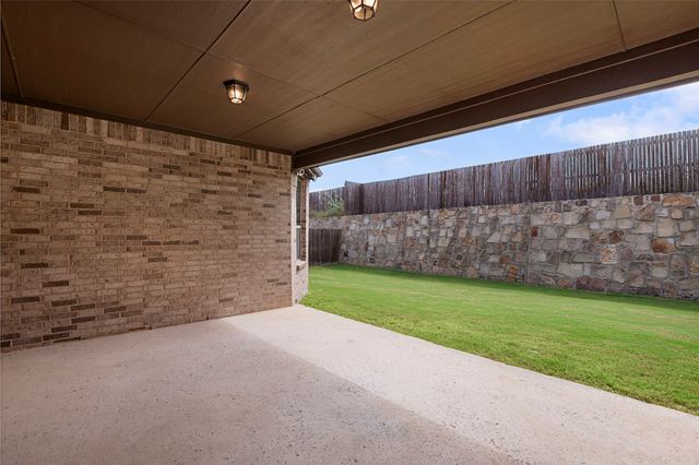 1953 Silver Falls Drive, Burleson, TX 76028