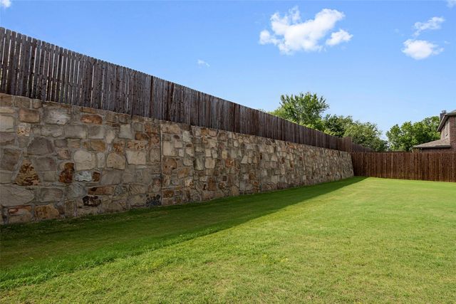 1953 Silver Falls Drive, Burleson, TX 76028