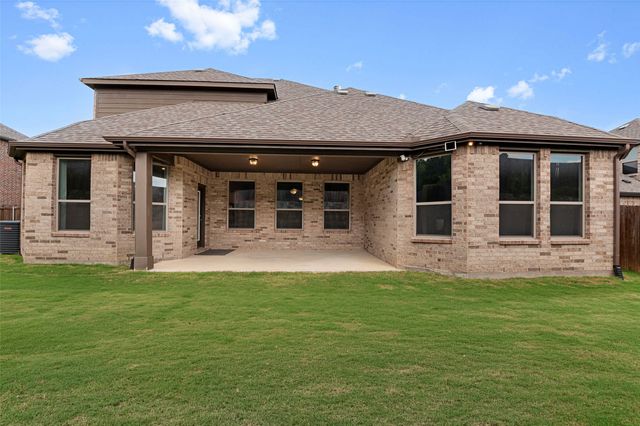 1953 Silver Falls Drive, Burleson, TX 76028