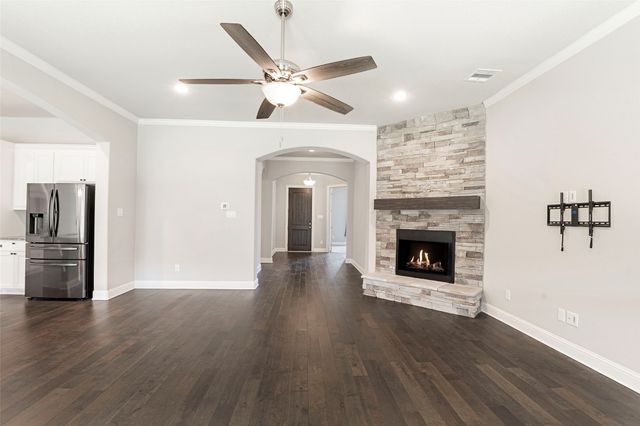 1953 Silver Falls Drive, Burleson, TX 76028