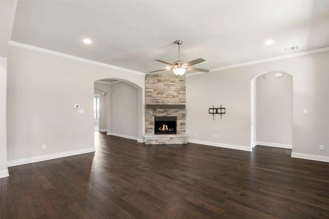 1953 Silver Falls Drive, Burleson, TX 76028