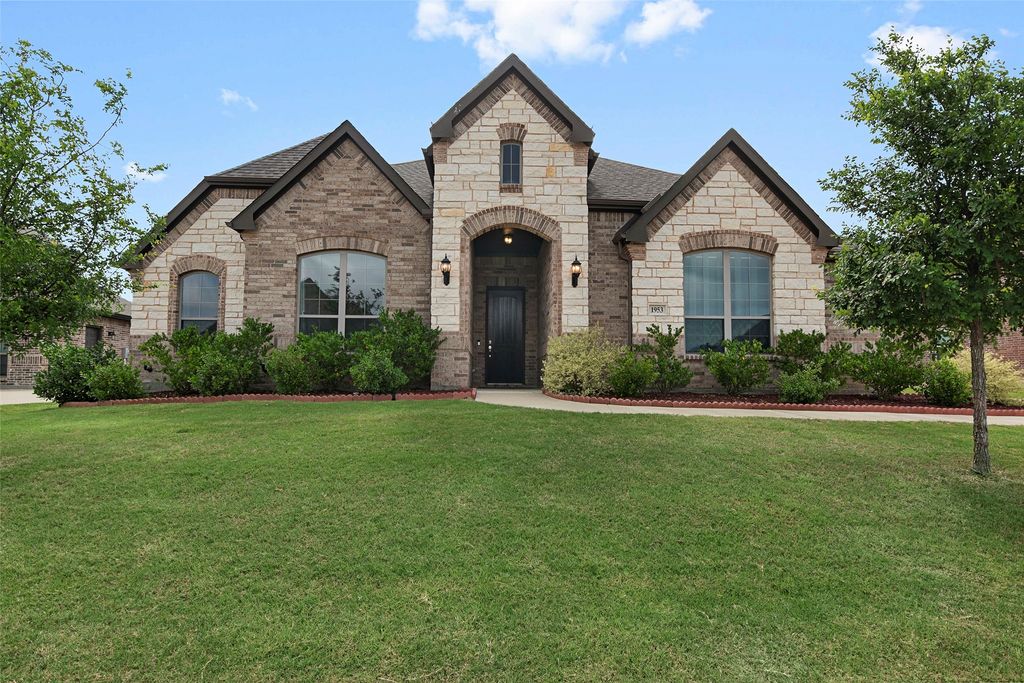 1953 Silver Falls Drive, Burleson, TX 76028