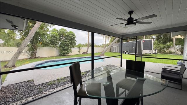 323 W Canterbury Dr W, Riviera Beach, FL 33407