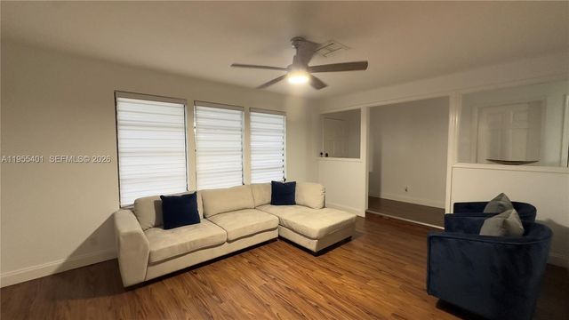 323 W Canterbury Dr W, Riviera Beach, FL 33407