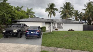 323 W Canterbury Dr W, Riviera Beach, FL 33407