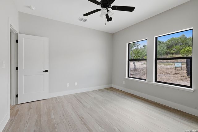 1750 Cottonwood Rd, Fischer, TX 78623