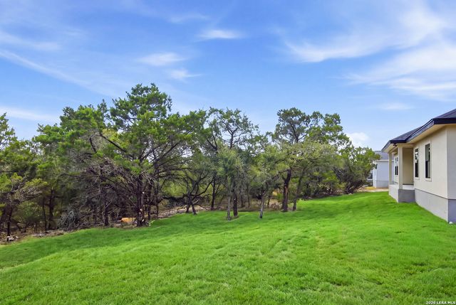 1750 Cottonwood Rd, Fischer, TX 78623