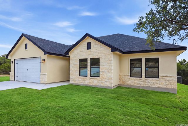 1750 Cottonwood Rd, Fischer, TX 78623